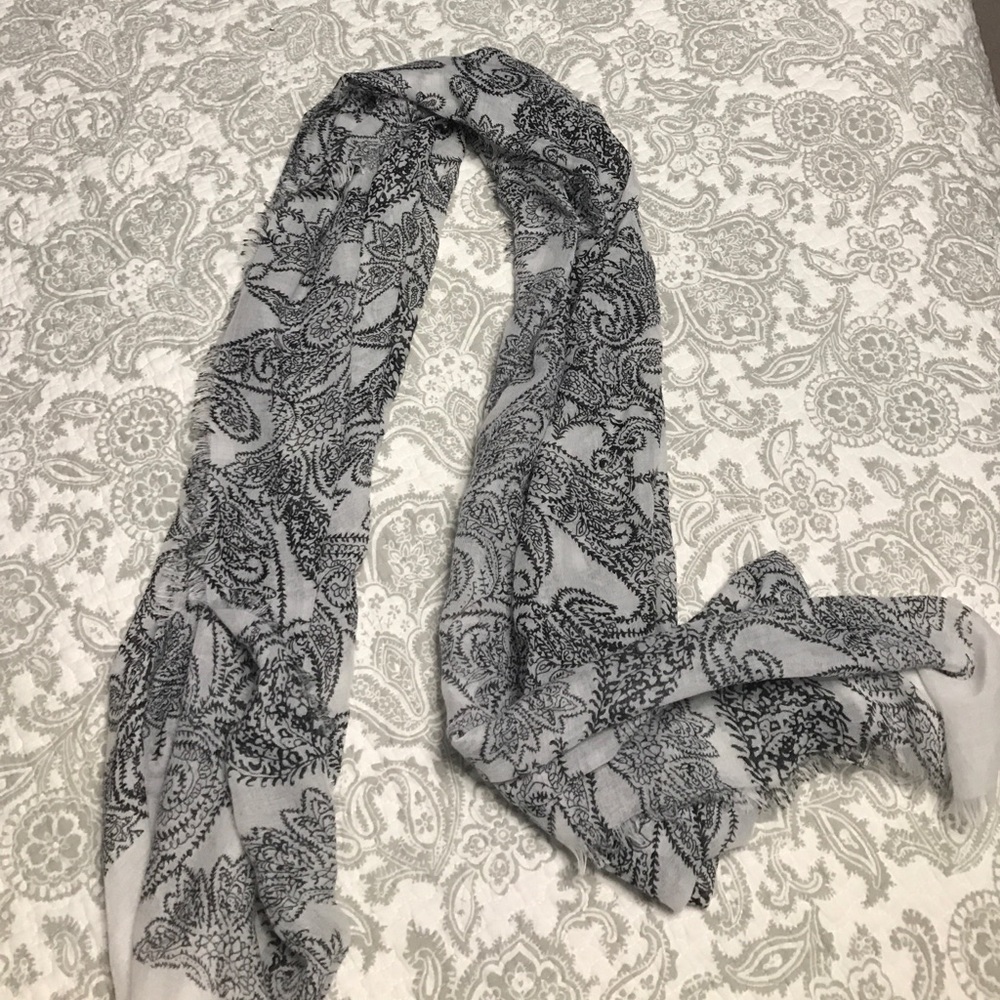 Intricately Patterned Scarf