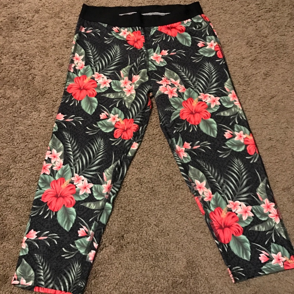 Hurley Nike Dri Fit Hawaiian Print Capris