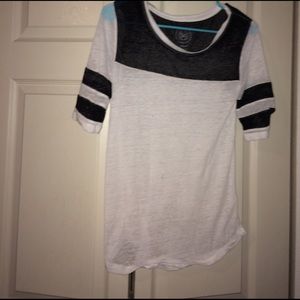 Cute 3/4 sleeves top