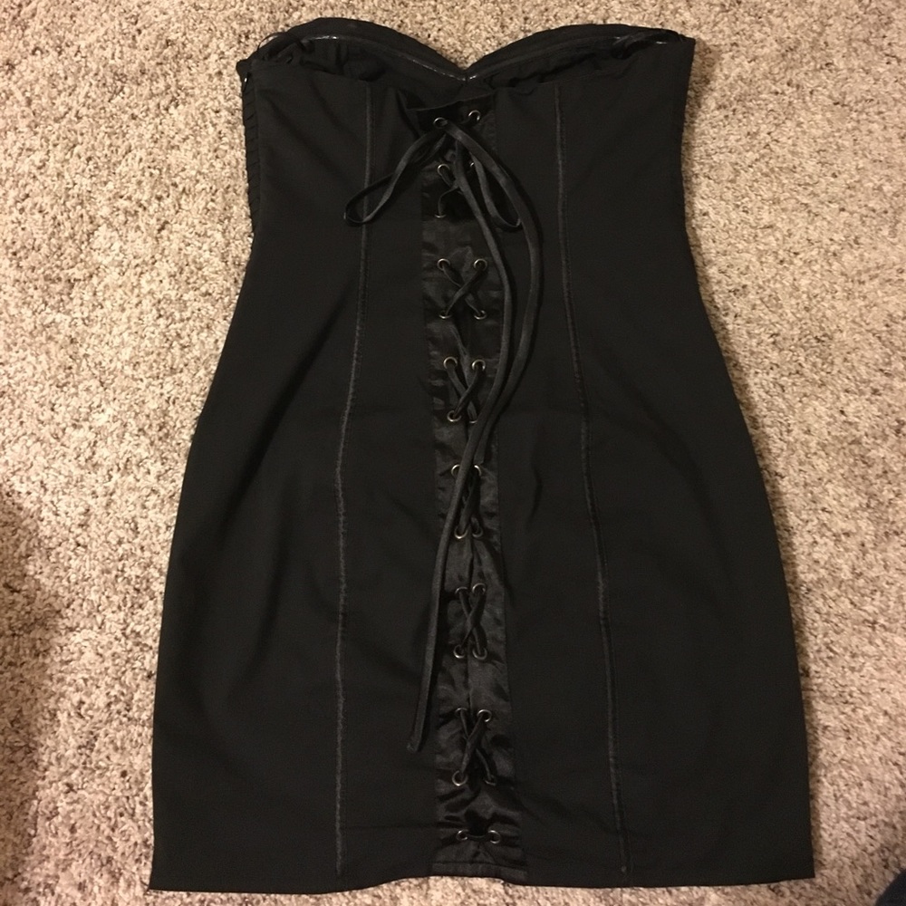 Bebe 2b strapless black dress