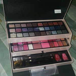 Makeup box