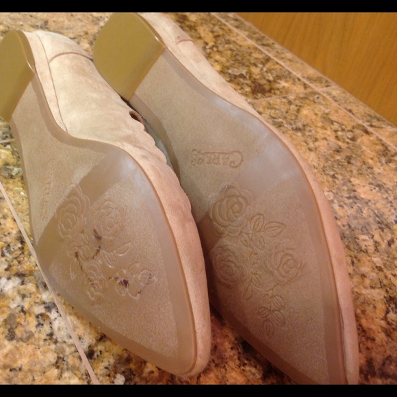 Carlos Santana Liza Flats - Picture 5 of 7