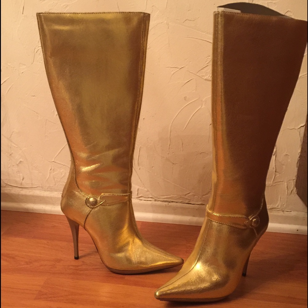 Gold boots. Stunningggg