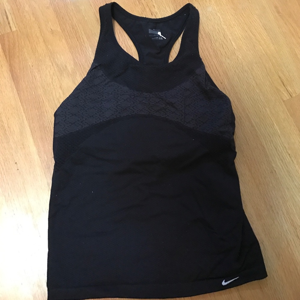 Nike M/L black workout tank