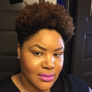 Meet your Posher, Monique