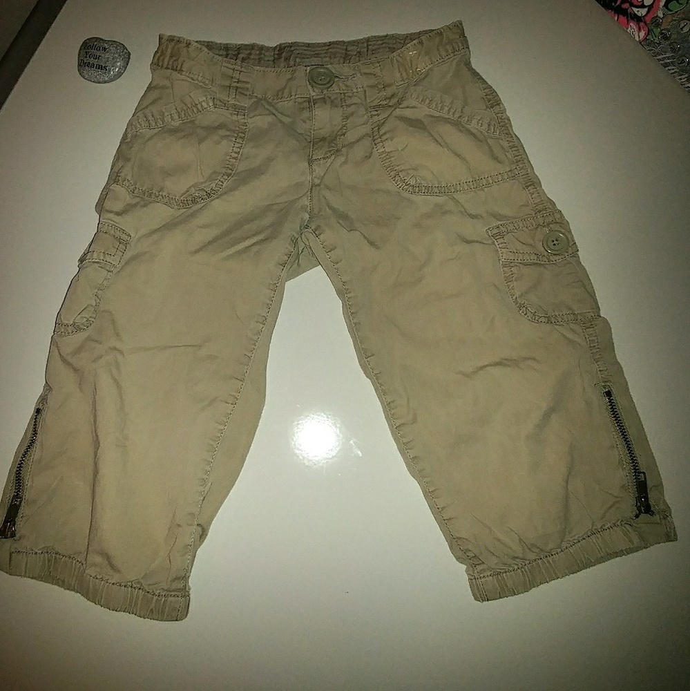 Gap Kids size10 Capri khakis. Zipper bottom of leg