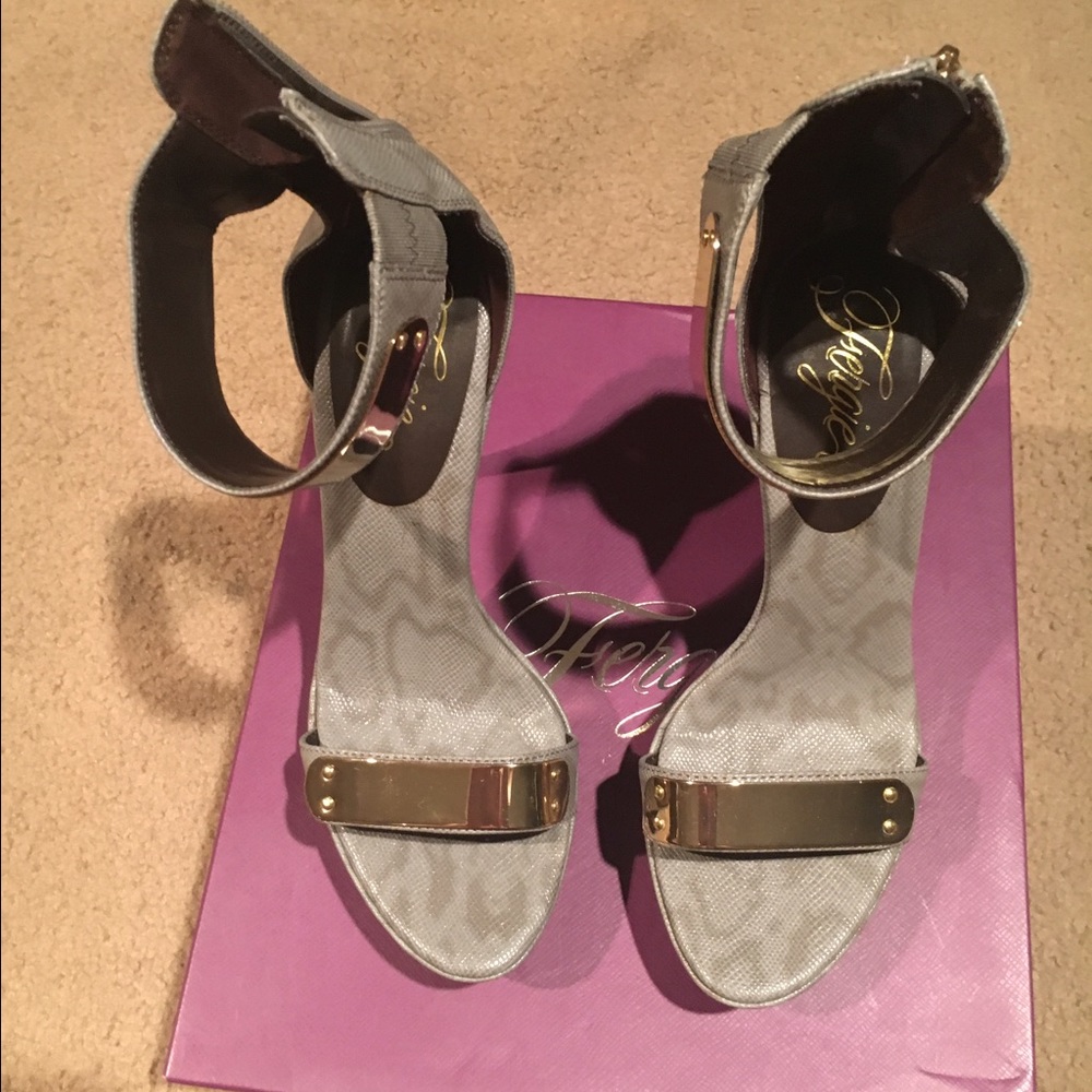 Heels, ankle strap, back zip up w/gold buckles
