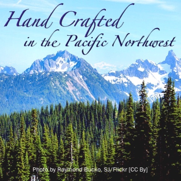 π !Cute 12th Man Seattle Seahawks earrings! π - Picture 2 of 3