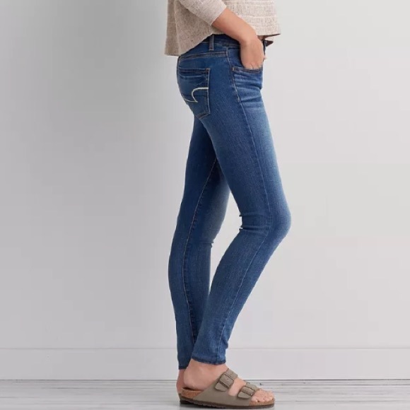 Women's American Eagle Jeans Sz. 6 - Picture 2 of 3