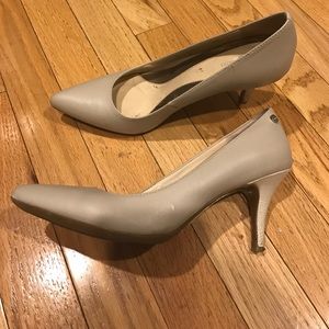 Off white Calvin Klein Pumps