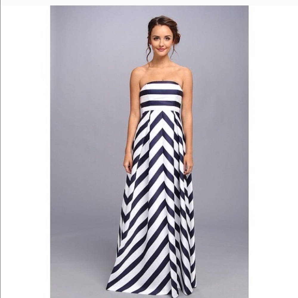 Jessica Simpson maternity dress