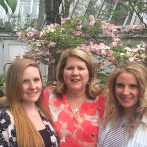 Meet your Posher, Debbie