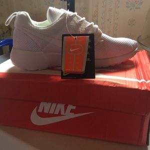 All White Nike Roshe Run