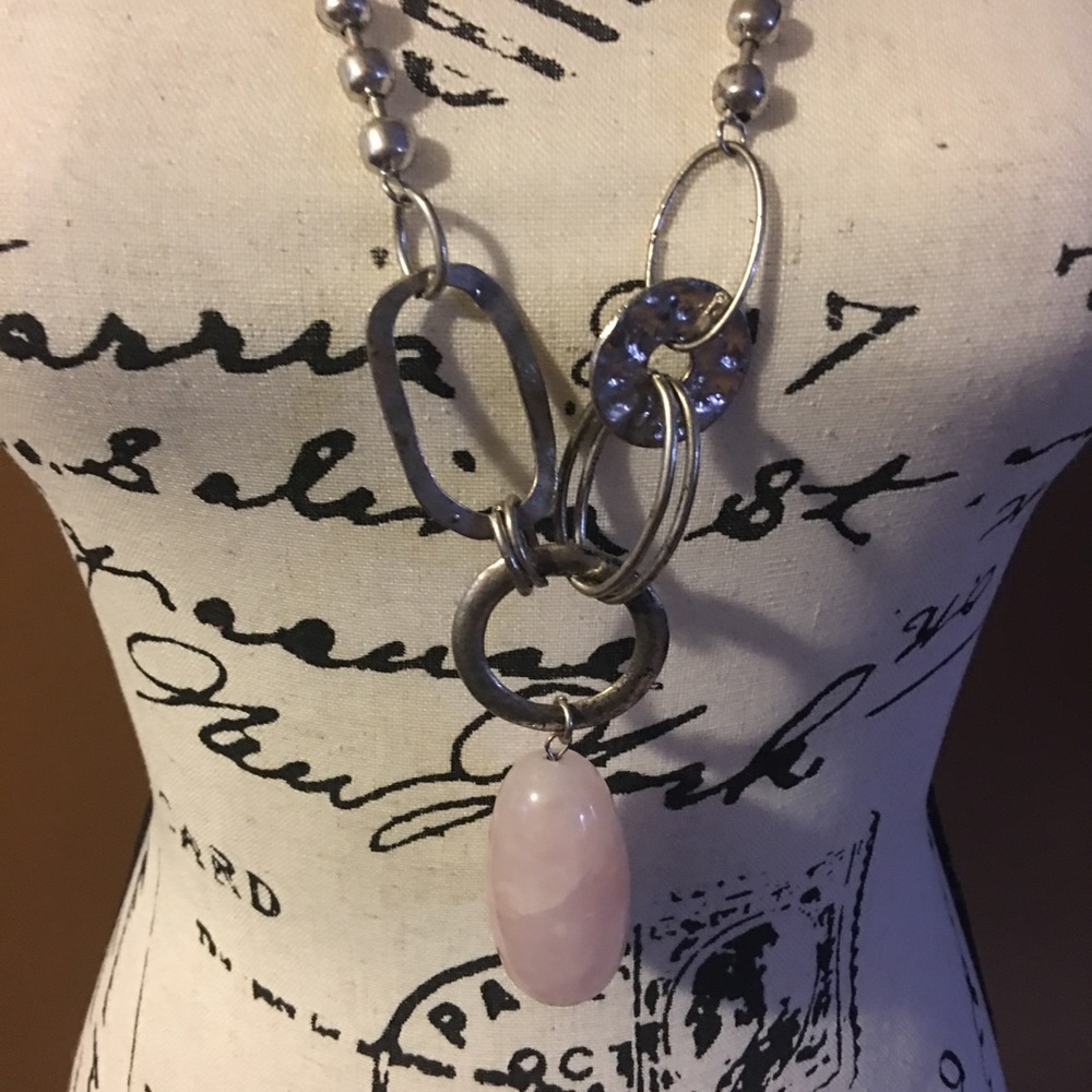 PINK STONED & SILVER BEADED NECKLACE