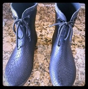 Henry Ferrera snake design low rain boots