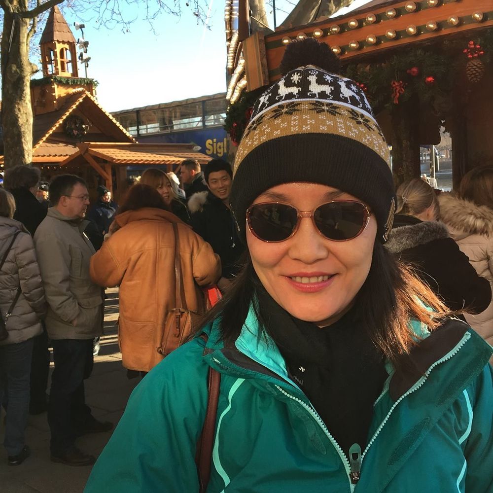 Meet your Posher, Hong