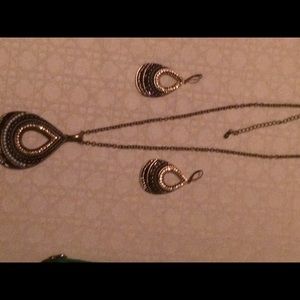 Necklace and earring set