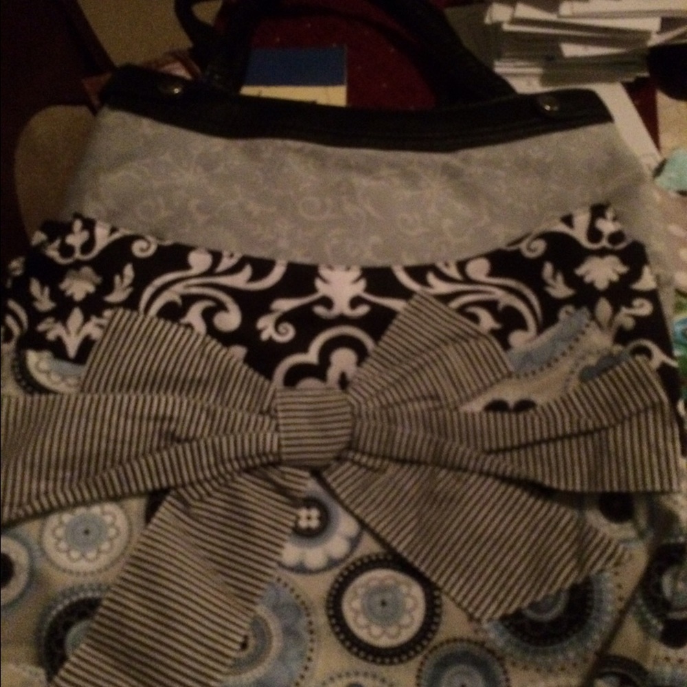 Thirty One Skirt purses and extra skirts