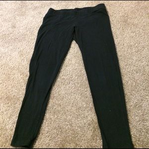 Old Navy Maternity Capri Leggings