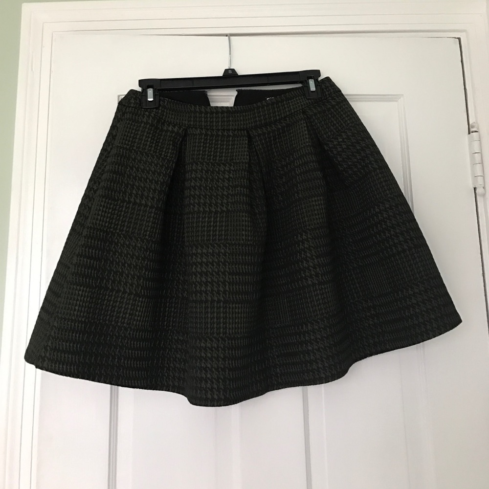 🎁Perfect for the Holidays! Pleated skirt