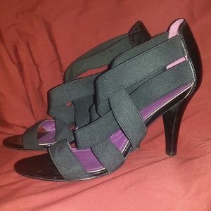 Tahari Dashley Pumps