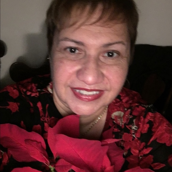 Meet your Posher, Yolanda - Picture 1 of 1