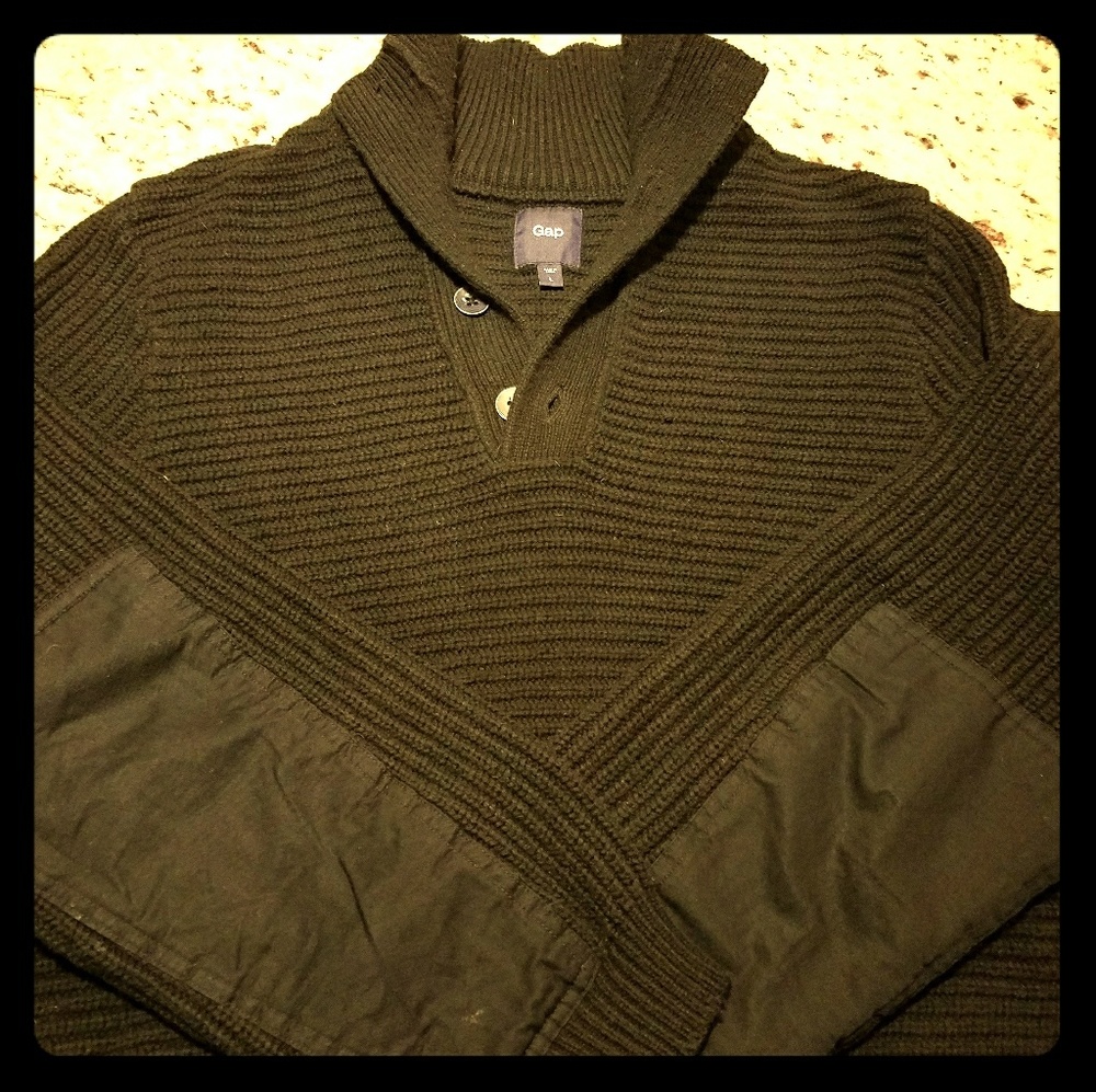 GAP sweater