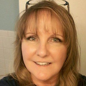 Meet your Posher, Leslie