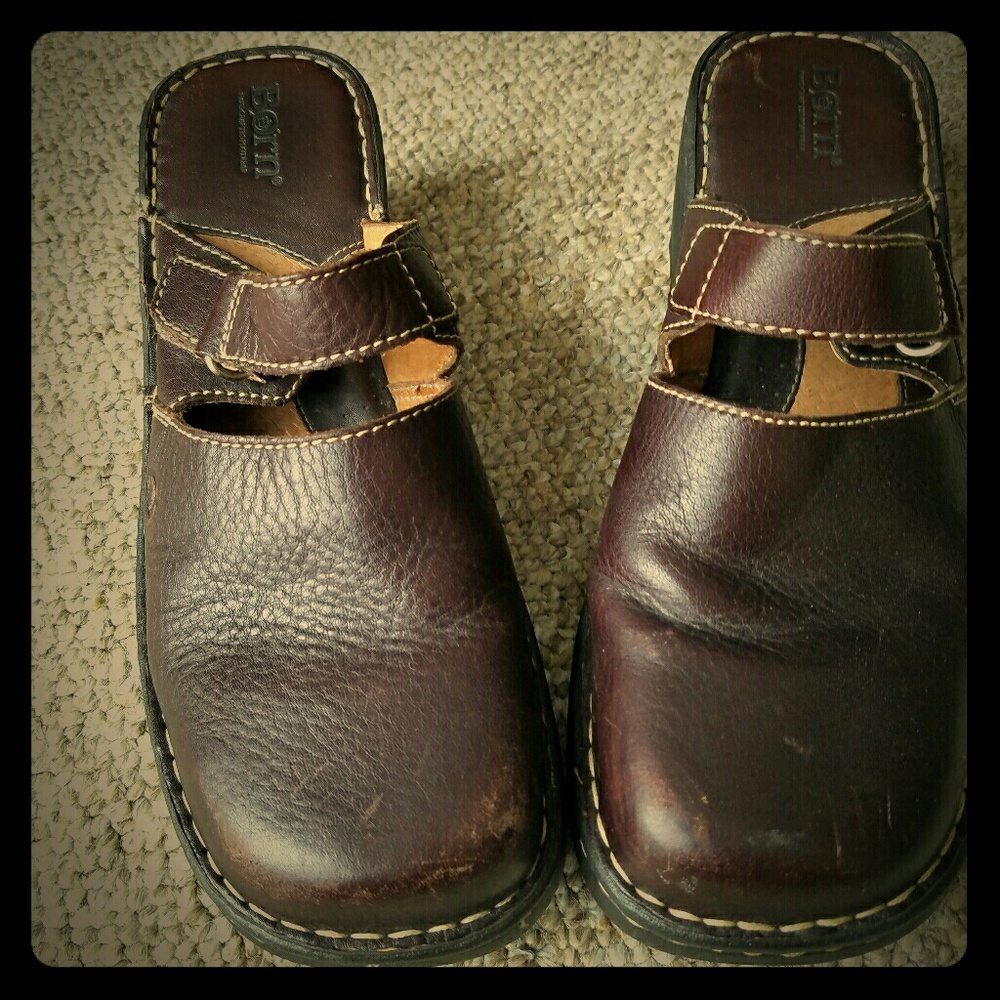 100% Leather Born Clogs