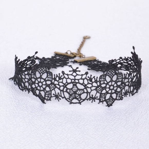 Snowflake Lace Choker - Picture 2 of 2