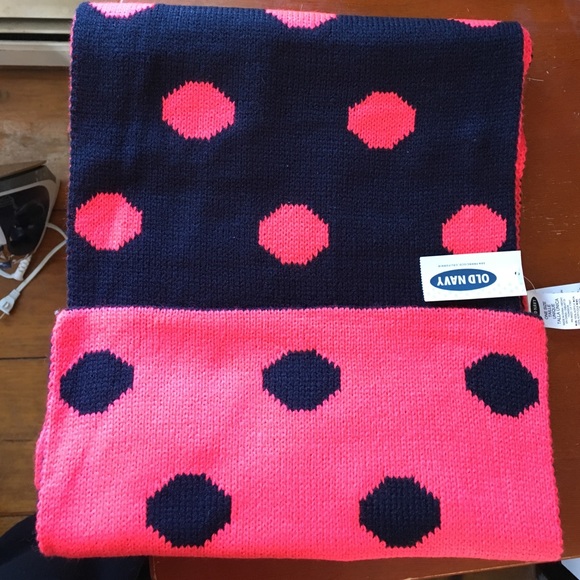 Old Navy Accessories - NWT polka dotted scarf