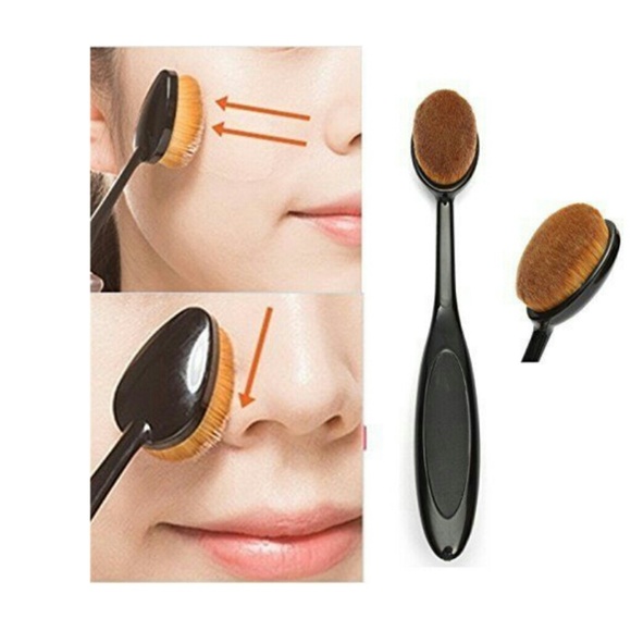 LARGE OVAL FOUNDATION MAKEUP BRUSH - Picture 1 of 3