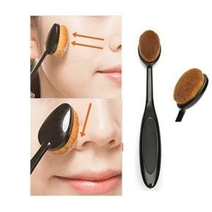 LARGE OVAL FOUNDATION MAKEUP BRUSH