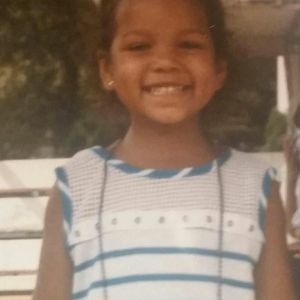 Meet your Posher, Ebony