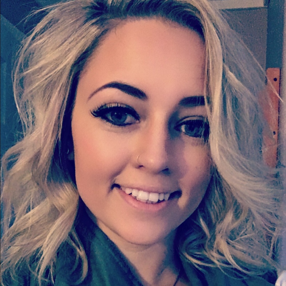 Meet your Posher, Holly