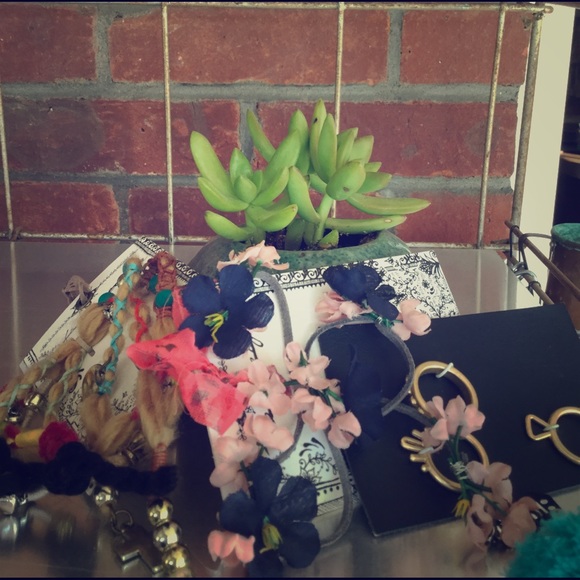 MORE FREE PEOPLE COMING TODAY! - Picture 1 of 1