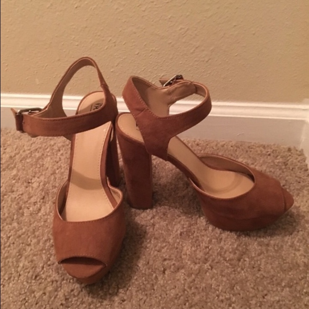 Tan chunky platform heels