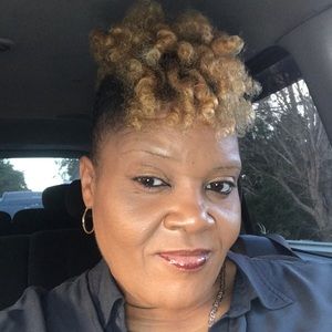 Meet your Posher, Carolyn