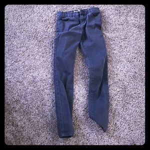 I am selling clothes.