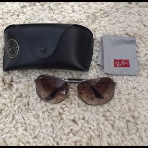 Ray-ban sun glasses, case, and cloth