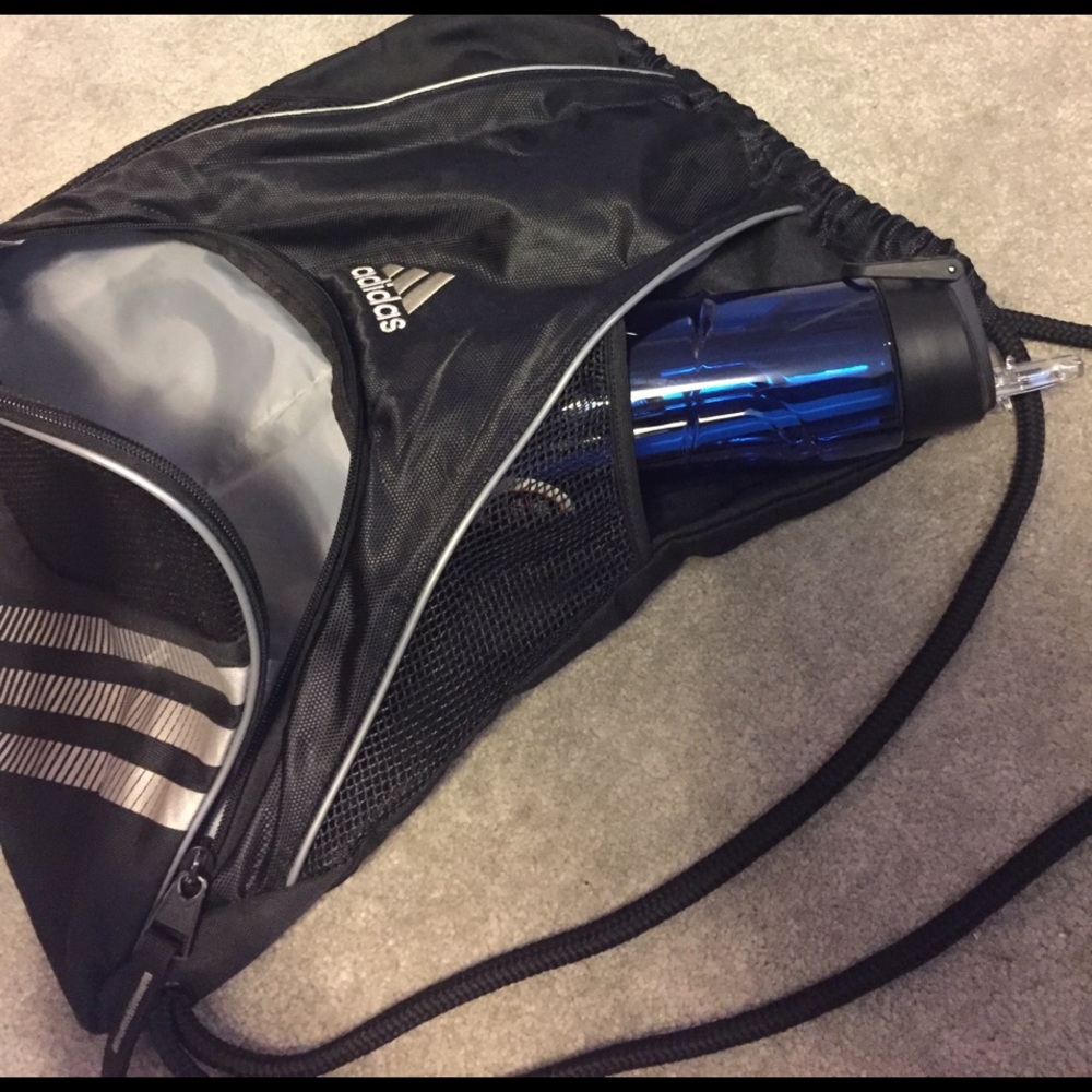 Adidas drawstring + FREE Nike water bottle