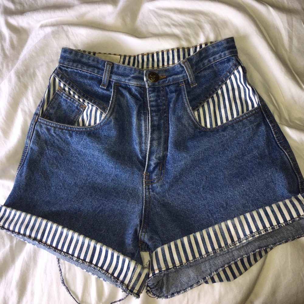 Vintage high rise striped shorts
