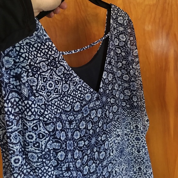 Beautiful dress. - Picture 2 of 4