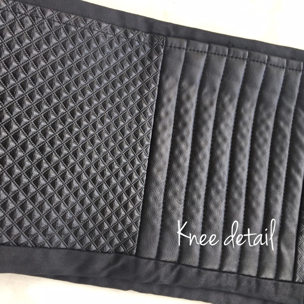 Black Front Textured Legging Pants - Picture 4 of 7