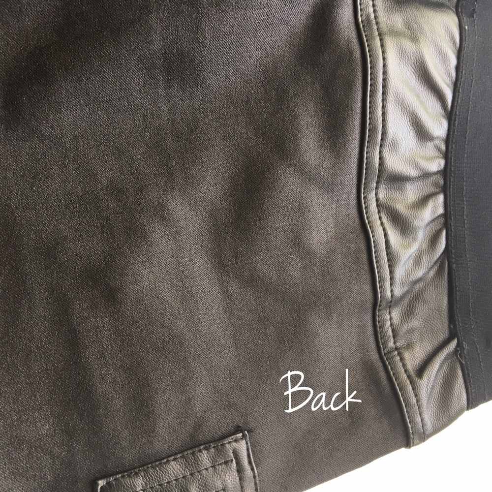 Black Front Textured Legging Pants - Picture 5 of 7