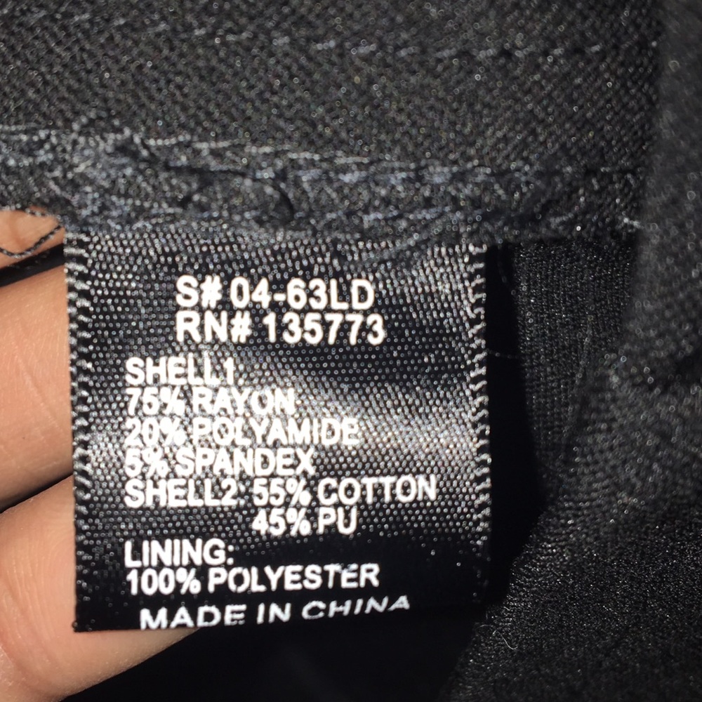 Black Front Textured Legging Pants - Picture 6 of 7