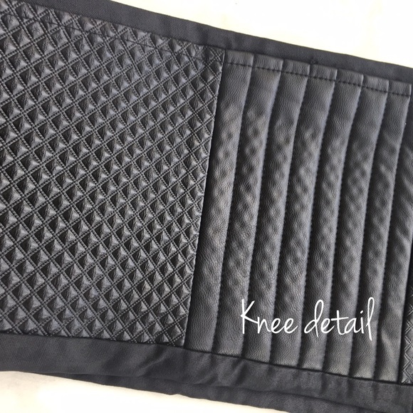 Black Front Textured Legging Pants - Picture 4 of 7