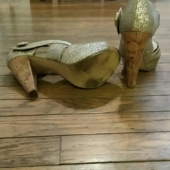 ZAYA GLITTERING GOLD HEELS - Picture 6 of 7