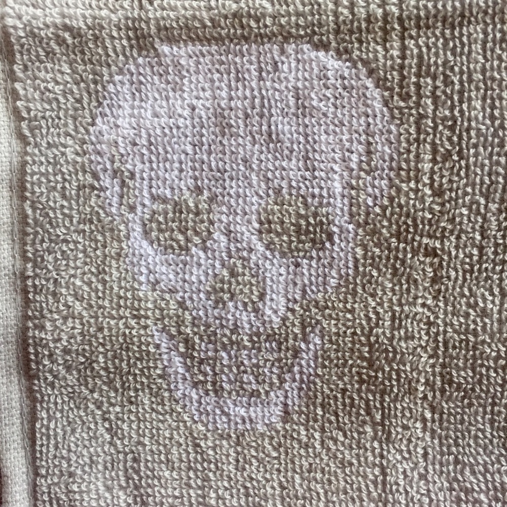 Betsey Johnson 3 Piece Towel Skelator Skull Pink - Picture 5 of 6