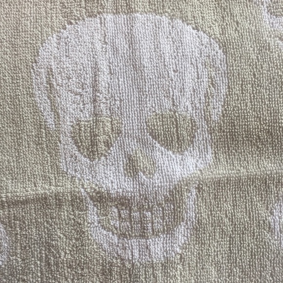 Betsey Johnson 3 Piece Towel Skelator Skull Pink - Picture 6 of 6